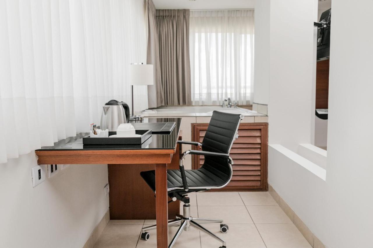 Wyndham Costa Del Sol Pucallpa Ngoại thất bức ảnh A typical medical office