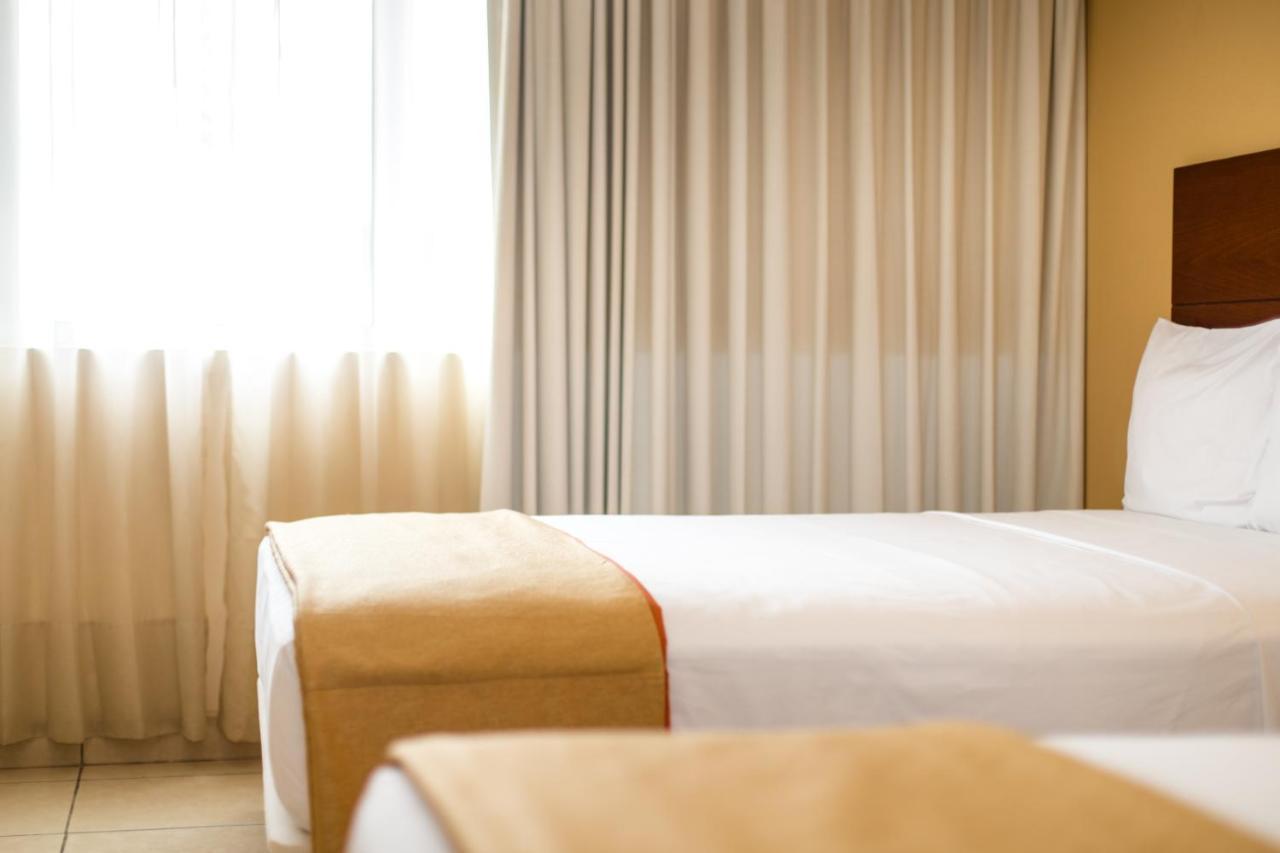Wyndham Costa Del Sol Pucallpa Ngoại thất bức ảnh A room at the hotel