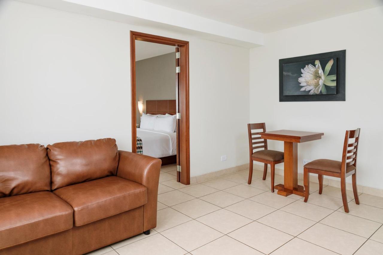 Wyndham Costa Del Sol Pucallpa Ngoại thất bức ảnh Suite