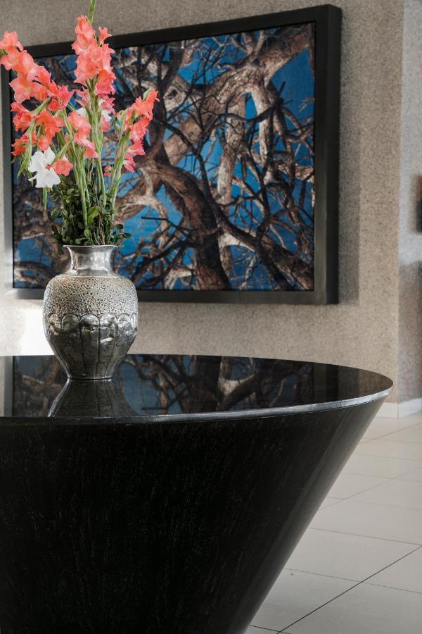 Wyndham Costa Del Sol Pucallpa Ngoại thất bức ảnh A freestanding bathtub